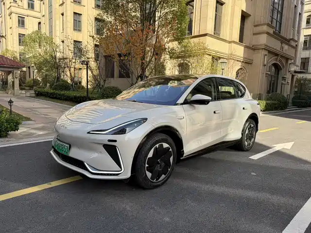 Zhiji Automobile Zhiji Ls7 Zhiji Ls7 2023 77kwh Urban Fit Rear-Wheel Drive Version — фото