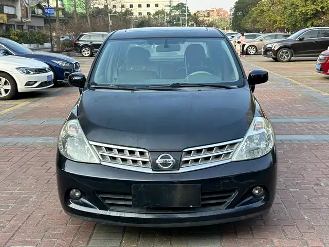 Nissan Tiida Tiida 2009 1.6l Automatic Technology Version — фото