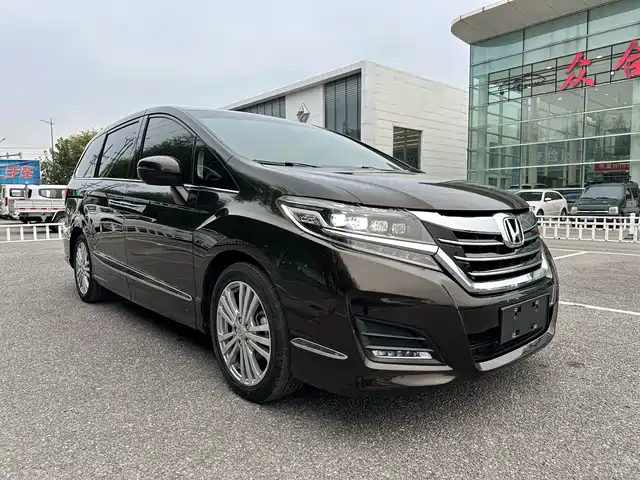 Honda Alison Alison 2016 2.4l Deluxe Edition — фото