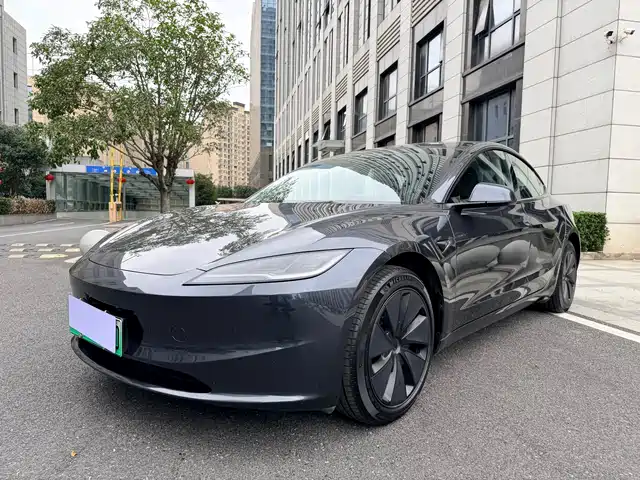 Tesla Model 3 Model 3 2023 Rear-Wheel Drive Version — фото