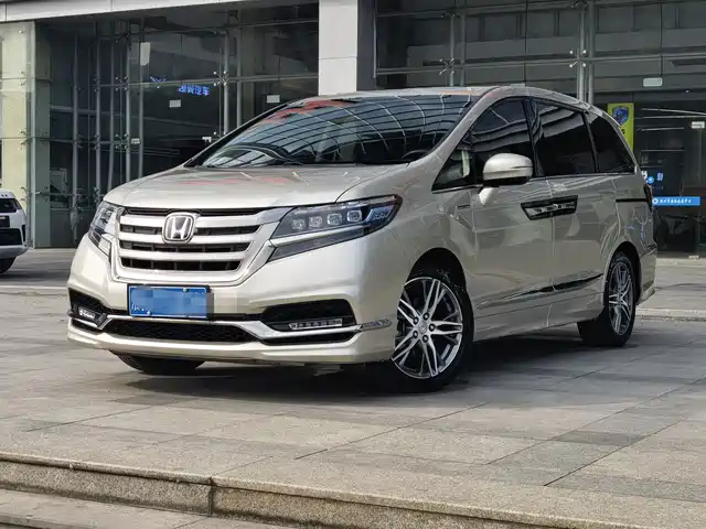 Honda Alison Alison 2019 2.0l Hybrid Deluxe Edition — фото