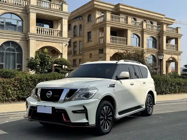 Nissan Patrol Patrol 2018 4.0l Linkedin Model — фото