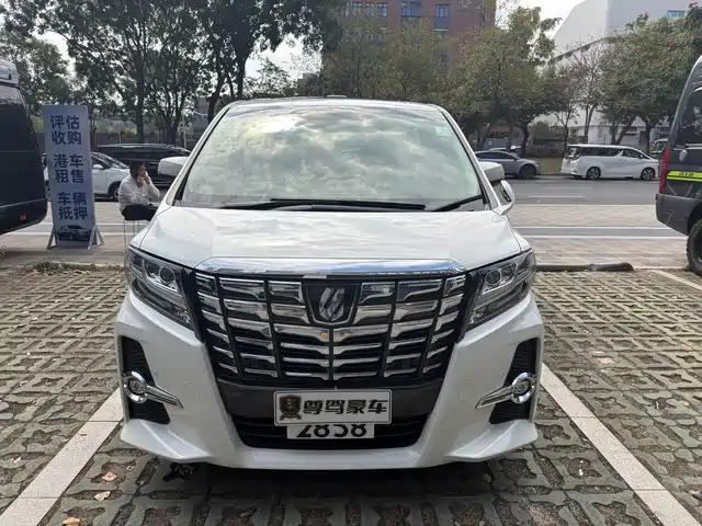 Toyota Elfa Alfa 2015 3.5l Deluxe Edition — фото