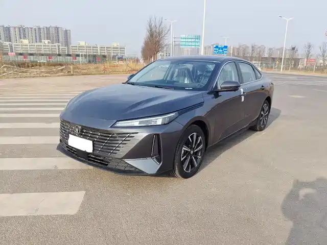 Chang'An Escape Eado 2025 Blue Whale 1.5t 500bar Premium Type — фото