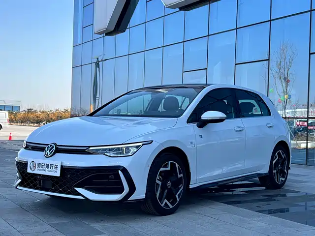Volkswagen Golf Golf 2025 Facelift 300tsi R-Line — фото