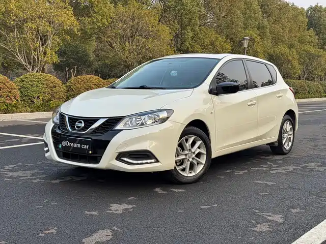 Nissan Tiida Tiida 2021 1.6l Cvt Cool Version — фото