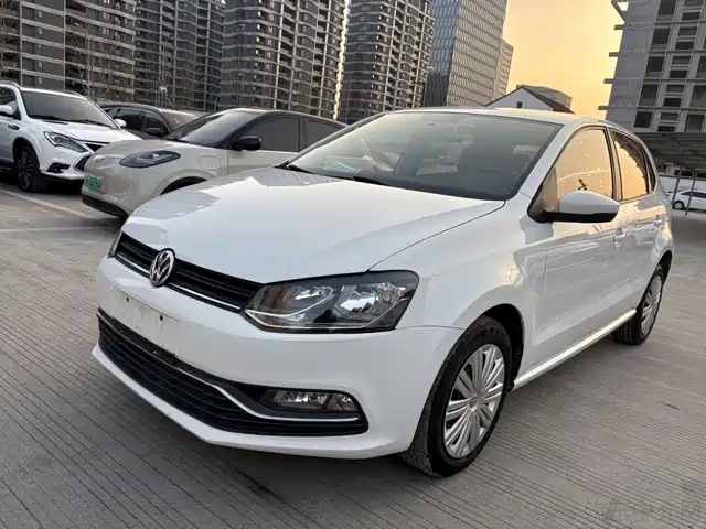 Volkswagen Polo Polo 2016 1.6l Automatic Comfort Model — фото