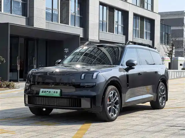 Lynk & Co Lynk & Co 900 Lynk & Co 900 2025 2.0t Ultra