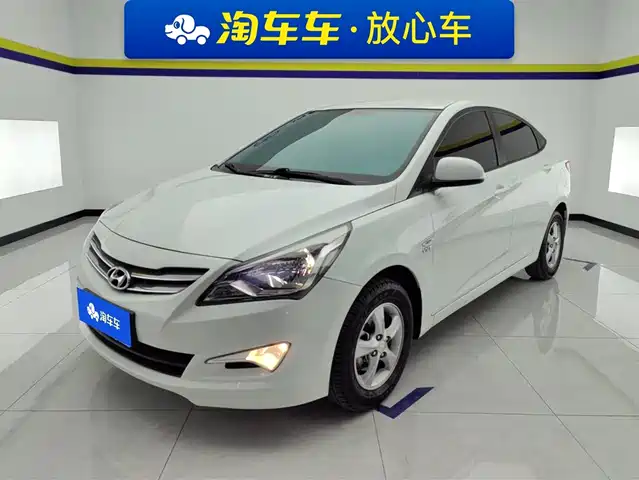 Hyundai Reina Rena 2016 1.4l Automatic Intelligent Gls