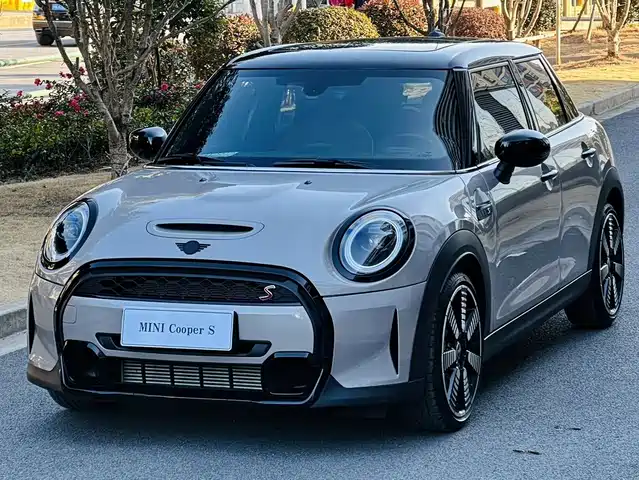Mini Mini Mini 2023 Facelift 2.0t Cooper S Artist Five-Door Version — фото