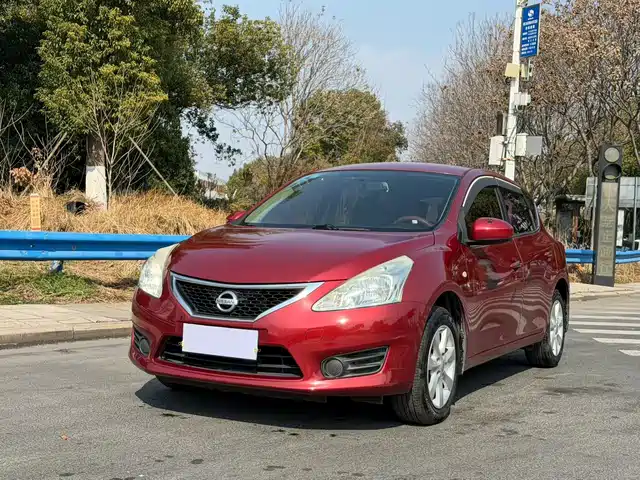 Nissan Tiida Tiida 2014 1.6l Cvt Comfort Model — фото