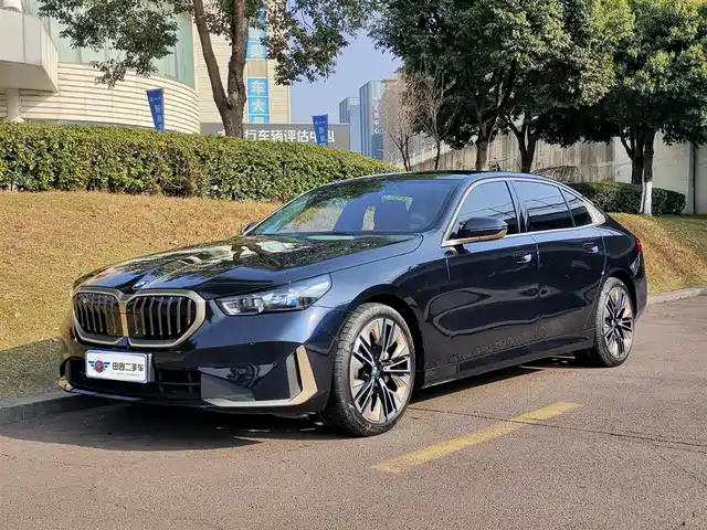 Bmw Bmw 5 Series Bmw 5 Series 2024 530li Exclusive Luxury Package — фото