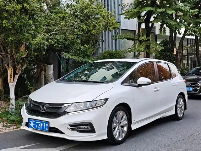 Honda Jed Jade 2017 1.8l Automatic Comfort Version 5 Seats — фото