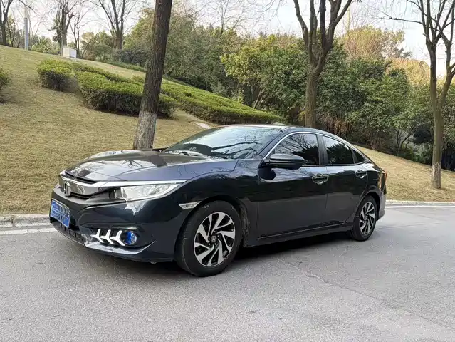 Honda Civic Civic 2016 220turbo Cvt Deluxe Edition — фото