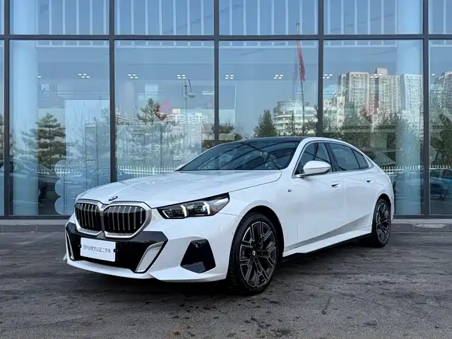 Bmw Bmw 5 Series Bmw 5 Series 2025 530li Exclusive M Sports Package — фото