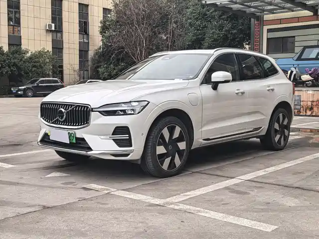 Volvo Volvo Xc60 Plug-In Hybrid Volvo Xc60 Plug-In Hybrid 2025 Plug-In Hybrid Long-Range Four-Wheel Drive Zhiya Luxury Version — фото