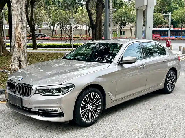 Bmw Bmw 5 Series Bmw 5 Series 2018 530li Exclusive Luxury Package — фото