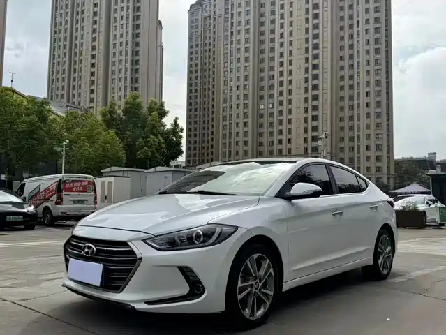 Hyundai Lead The Way Lingdong 2018 1.6l Automatic 15th Anniversary Special Edition — фото