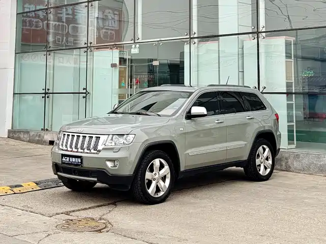Jeep Grand Cherokee (Imported) Grand Cherokee Imported 2012 5.7l Flagship Navigation Version