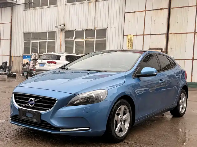 Volvo Volvo V40 Volvo V40 2016 T3 Zhiyi Edition