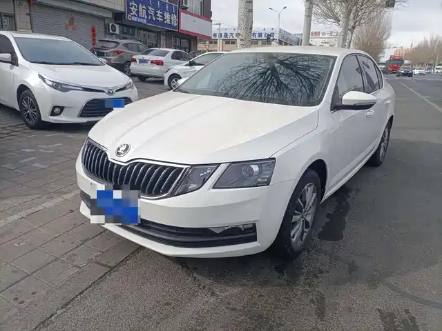 Skoda Octavia Octavia 2021 1.5l Automatic Comfort Version — фото