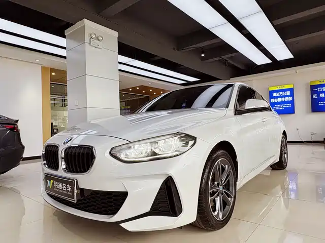 Bmw Bmw 1 Series Bmw 1 Series 2021 120i M Sports Edition — фото