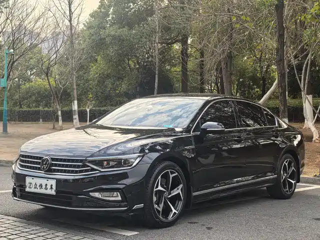 Volkswagen Magotan Magotan 2023 2 Million Commemorative Edition 330tsi Dsg Luxury Model — фото
