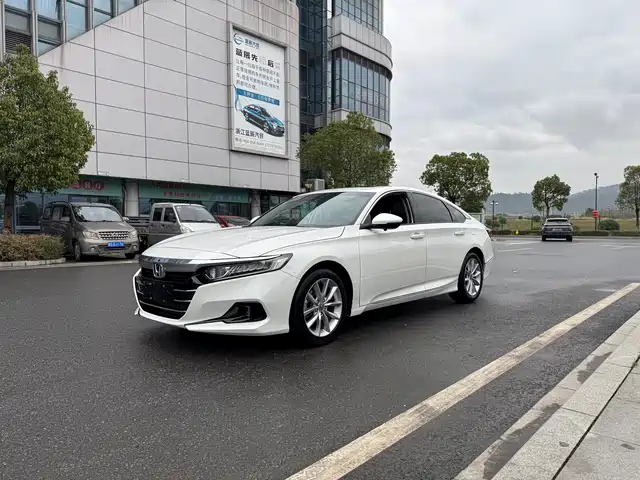Honda Accord Accord 2022 260turbo Deluxe Edition — фото