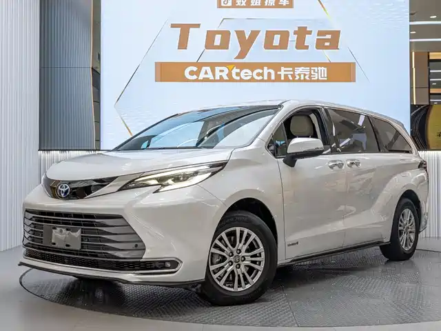 Toyota Sienna Sienna 2021 2.5l Hybrid Deluxe Edition — фото