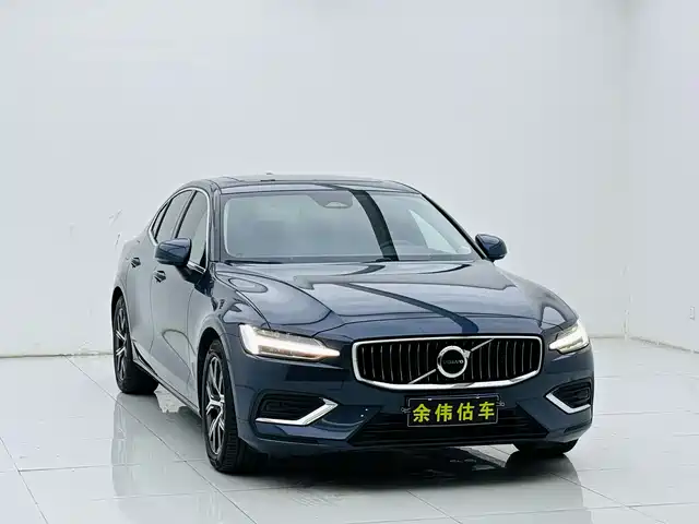 Volvo Volvo S60 Volvo S60 2023 B4 Zhiyuan Luxury Edition — фото
