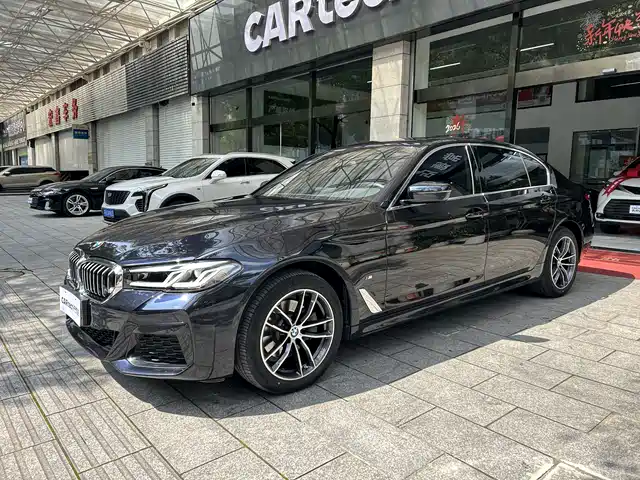 Bmw Bmw 5 Series Bmw 5 Series 2022 Facelift 525li M Sports Package — фото
