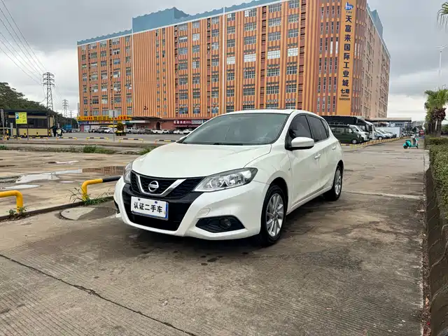 Nissan Tiida Tiida 2016 1.6l Cvt Cool Version — фото