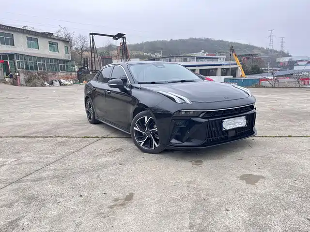 Lynk & Co Lynk & Co 03 Lynk & Co 03 2023 2.0td Dct Halo