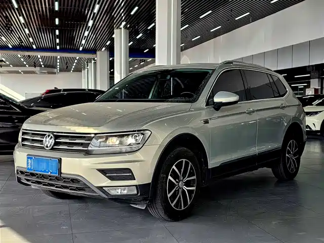 Volkswagen Tiguan L Tiguan L 2018 330tsi Automatic Two-Wheel Drive Luxury Version — фото