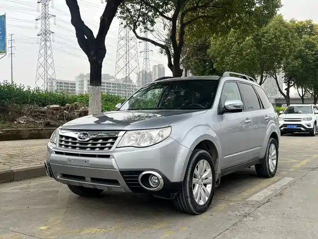 Subaru Forest Man Forester 2013 2.5i Automatic Deluxe Navigation Edition — фото