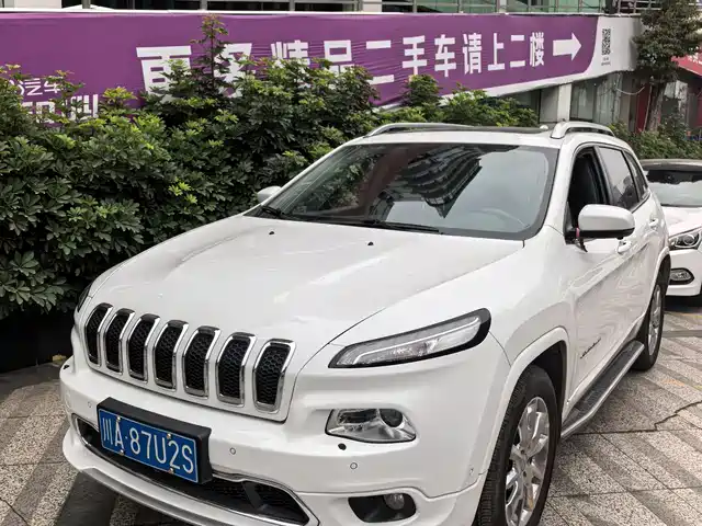 Jeep Free Light Liberty Light 2017 2.4l Superior Edition — фото