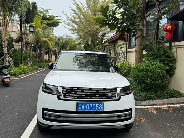 Land Rover Range Rover Range Rover 2023 3.0 L6 400ps Extended Edition