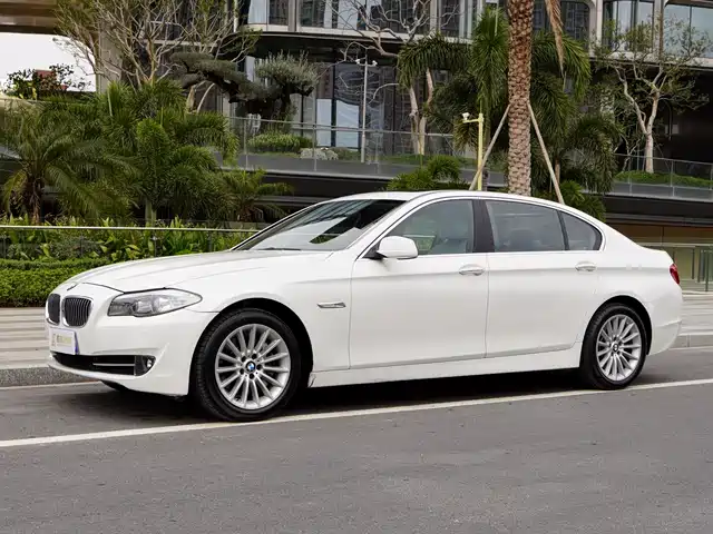 Bmw Bmw 5 Series Bmw 5 Series 2012 535li Leading Model — фото