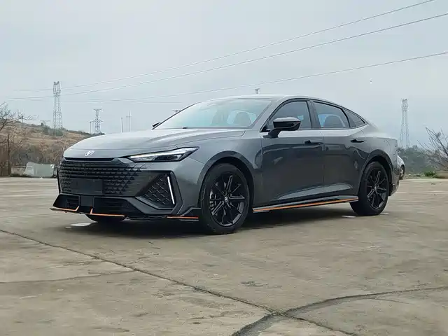 Chang'An Changan Uni-V Changan Uni-V 2022 2.0t Speed ​​Edition — фото