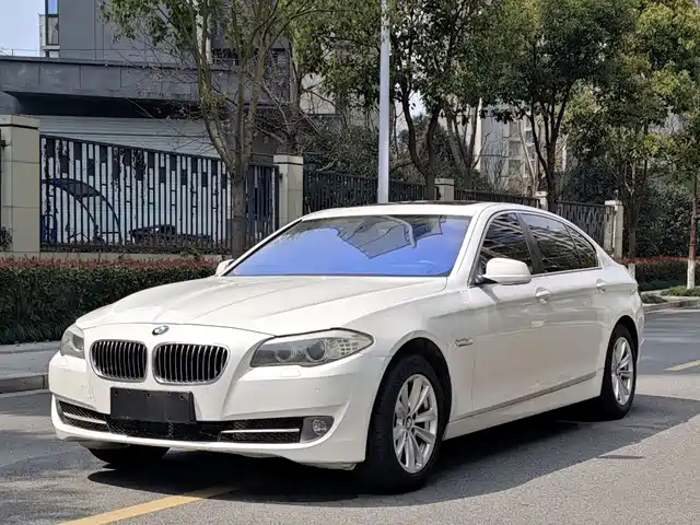 Bmw Bmw 5 Series Bmw 5 Series 2012 523li Luxury Model — фото