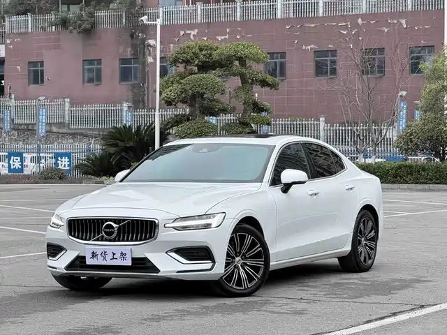 Volvo Volvo S60 Volvo S60 2023 B4 Zhiyuan Luxury Edition — фото