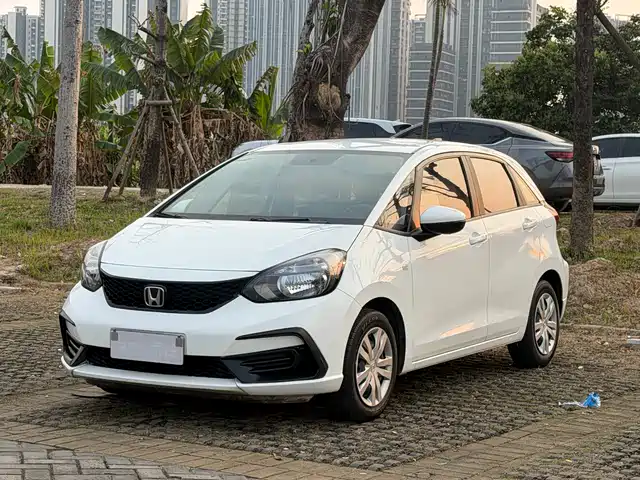 Honda Fit Fit 2023 1.5l Cvt Trendy Edition — фото