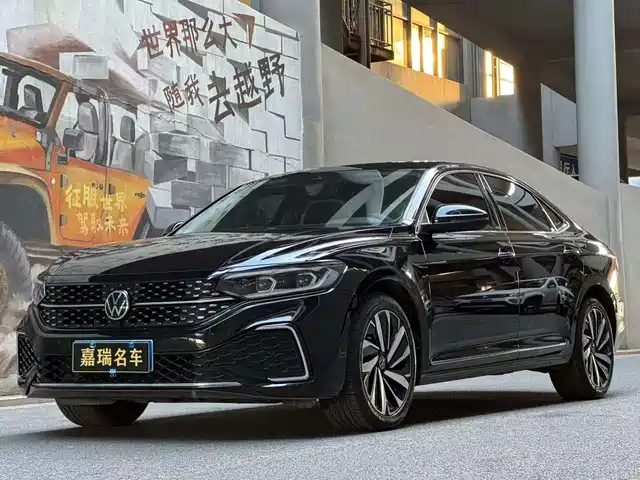 Volkswagen Passat Passat 2022 330tsi Starry Sky Deluxe Edition — фото