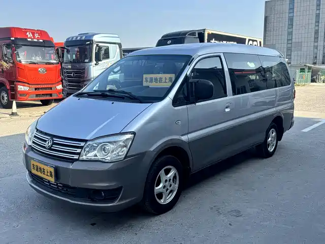 Dongfeng Is Popular Lingzhi Lingzhi 2018 M3l 1.6l 7-Seat Comfort Model