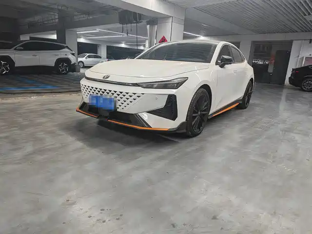 Chang'An Changan Uni-V Changan Uni-V 2025 1.5t 500bar Premium Sports Model — фото