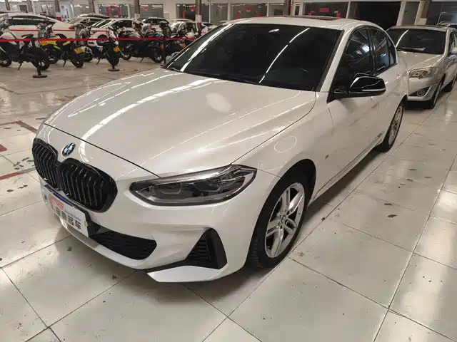 Bmw Bmw 1 Series Bmw 1 Series 2021 120i M Sports Edition — фото