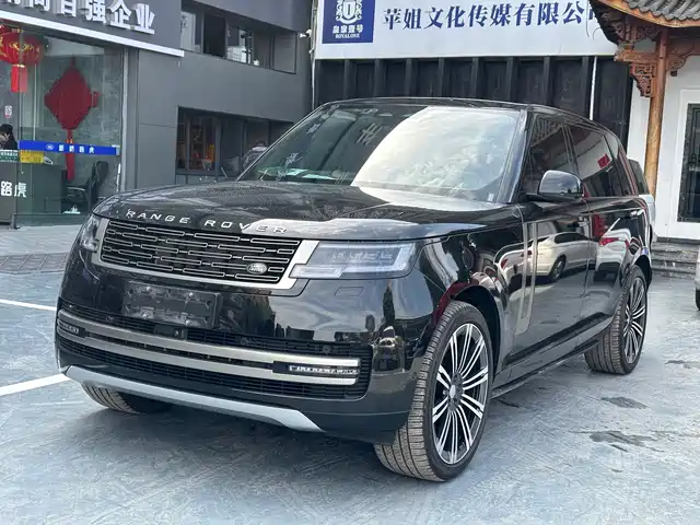 Land Rover Range Rover Range Rover 2023 3.0 L6 400ps Seven-Seater Extended Edition — фото