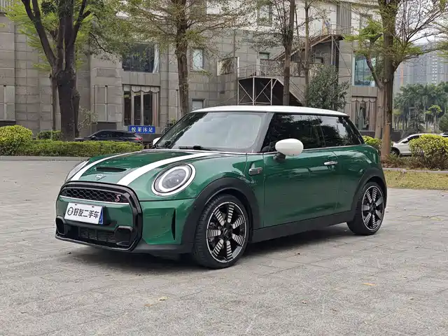 Mini Mini Mini 2022 2.0t Cooper S Artist — фото
