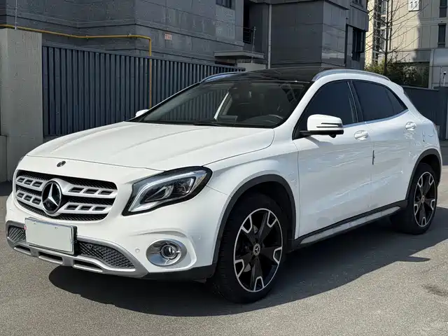 Mercedes-Benz Mercedes-Benz Gla Mercedes-Benz Gla 2017 Gla 220 4matic Fashion Model
