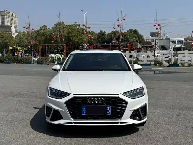 Audi Audi A4l Audi A4l 2020 40 Tfsi Quattro Luxury And Dynamic Model — фото